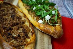 Gastbeitrag: Gefüllte Pide mit Hackfleischfüllung