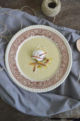 cremige Spargelsuppe mit Sahneschaum / creamy Asparagus Soup
