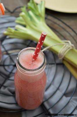 Rhabarber Smoothie mit Erdbeeren / Rhubarb Strawberry Smoothie