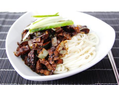 [Rezept] Jajangmyeon 자장면 (Noodles in Black Bean Sauce)
