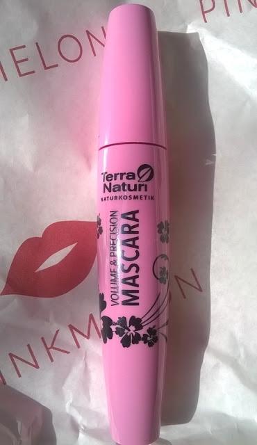 Terra Naturi Volume & Precision Mascara Black (LE) + P2 Brave & Beautiful rustic folk nail polish 010 frozen lake (LE) + Aufgebraucht :)