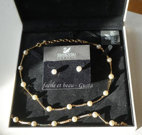 Perlen, Glitzer und Gold