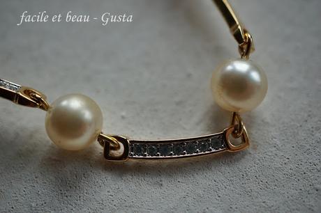 Perlen, Glitzer und Gold