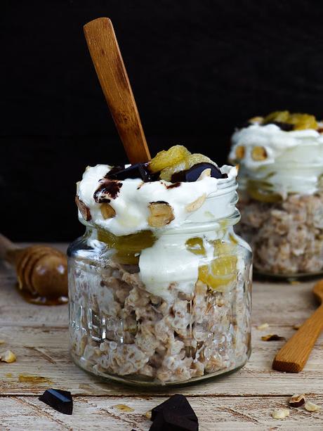 Dinkelflocken Porridge mit Honig Banane, Schokolade & Haselnuss