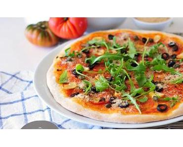 Knusprige Pizza Puttanesca vegan