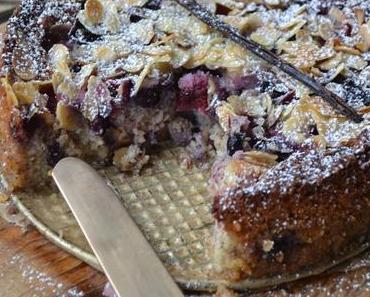 Himbeer-Blaubeer Ricotta-Mandelkuchen