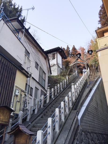 japanese-schrein-gebet-shrine-shibu-onsen-yudanaka
