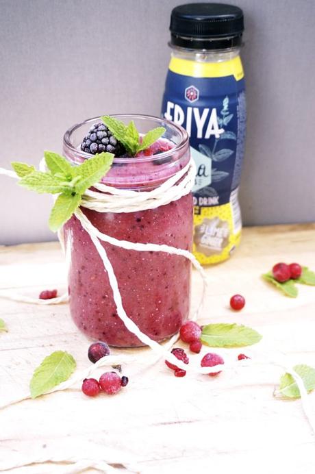 Berry-Chia-Shake mit Friya Superfood Drink 