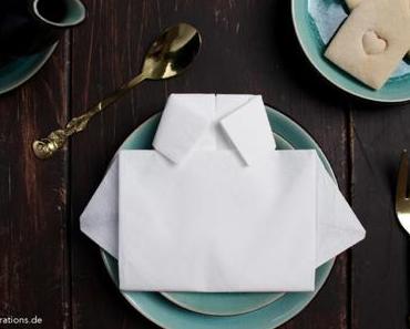Servietten zu Hemden falten für den Vatertag