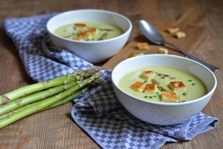 Vorspeise für das Frühlingsmenü: Grüne-Spargel-Suppe