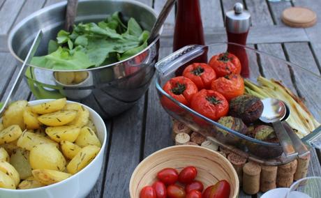 Gefüllte Champignons & gebackene Kräuter-Tomaten