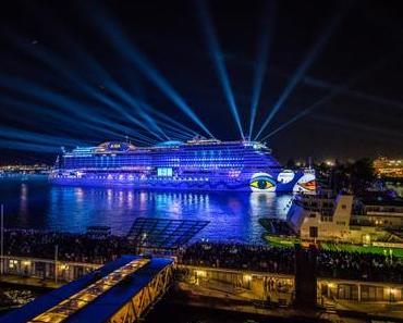 Millionen Menschen verfolgten eine außergewöhnliche Taufinszenierung bescheren dem HAFENGEBURTSTAG HAMBURG einen Besucherrekord