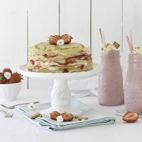 Frühstücksideen: Erdbeer-Cheesecake-Smoothie & Erdbeer-Crêpe-Törtchen *Werbung*