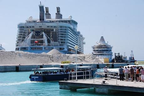 Kreuzfahrtschiffe-Oasis-of-the-Seas AIDAvita-Saint-Martin-Karibik-im-Vergleich