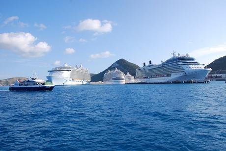 Saint-Martin-Karibik-Hafen-Kreuzfahrtschiffe