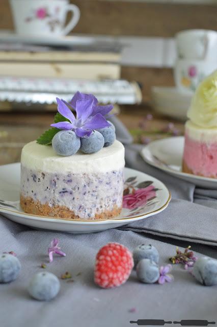 No - Bake Cheesecake mit Himbeeren und Blaubeeren / No - Bake Blueberry and Raspberry Cheesecake