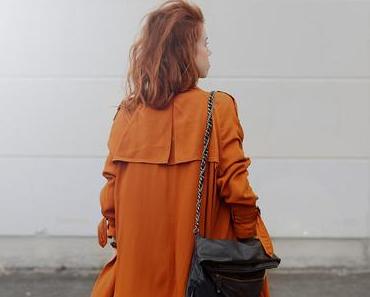 OUTFIT { STATEMENT PIECE }