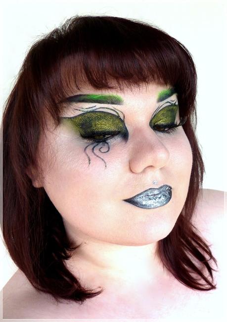 grünes Schlangen make-up