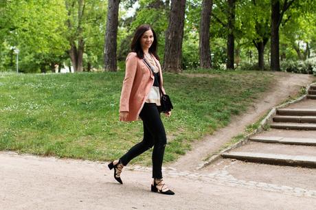 Kleidermaedchen.de Modeblog, erfurt, thueringen, berlin, fashionblog, Outfit, kleidermaedchen.de, Influencer Marketing und Kommunikation, Creator Frühlingsoutfit, spring outfit, Maxwell Scott Bag, Zara Schnür Sandalen, Circle of Trust Jeans, Zara Bkazer, Zara Bluse