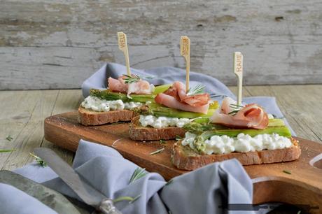 Spargel Schinken Crostini / Roasted Asparagus Crostini Recipe