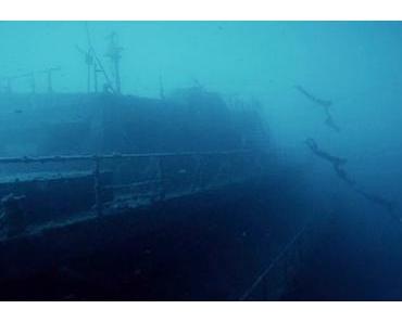 Irre! Freediver erkunden Schiffswrack im Mittelmeer