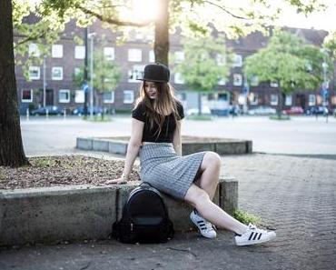 Sportlicher Street Style Look mit Cap