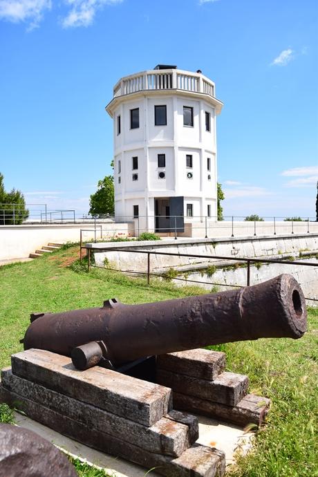 16_Fort-Kastel-Kanone-Pula-Istrien-Kroatien