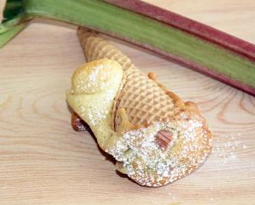 Rhabarberküchlein in der Eiswaffel