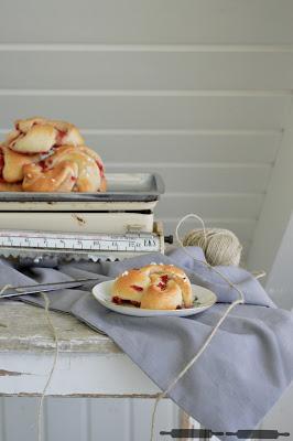 Erdbeer Zimt Brioche Rezept / Strawberry Cinnamon Brioches