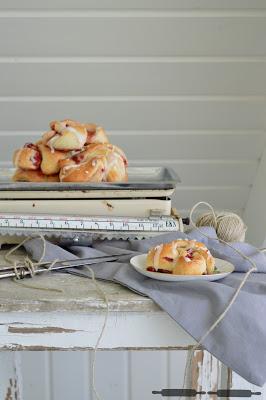 Erdbeer Zimt Brioche Rezept / Strawberry Cinnamon Brioches