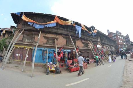 Bhaktapur-tempel-nach-erdbebeben