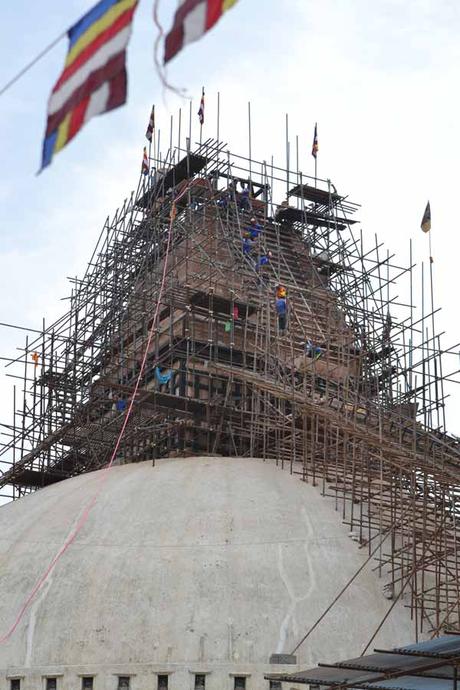 Stupa-Bodnath-nach-erdbeben
