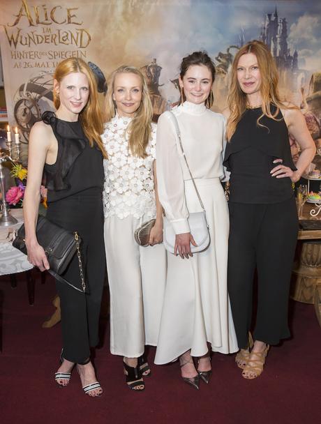 Disney und Kaviar Gauche, Fashion Event zu Alice im Wunderland: Hinter den Spiegeln, Berlin, 24. Mai 2016. Johanna Kühl, Janin Reinhardt, Lea van Acken, Alexandra Fischer-Roehler. © Disney/Silke Reents