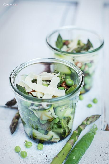 Spargel Salat mit Zucchini & Erbsen