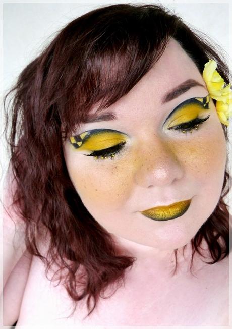 gelb schwarzer Make-up look 