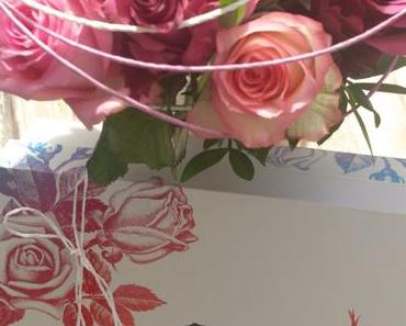 Es kann so einfach sein: Blumen und Kosmetik im Bundle schenken