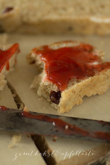 Dinkel-Hefezopf mit Cranberries und Rezension von „Der Duft von frischem Brot“