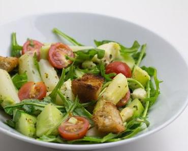 Spargelsalat mit Avocado und Mozzarella