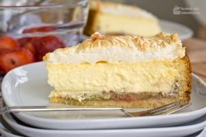 Rhabarber-Käsekuchen mit Baiser