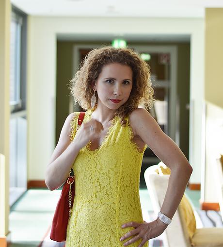 Outfit: Yellow Lace Dress @Radisson Blu Hotel, Rostock