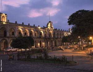 Antigua - Palacio de Los Capitanes (Foto: Instituto Guatemalteco de Turismo)