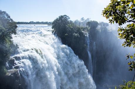 Victoria Falls – Wasser ohne Ende – überall!