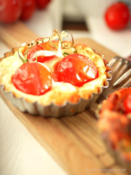 Tomaten-Tarteletts mit Ziegenkäse