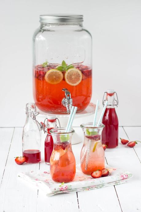 Erdbeersirup & Erdbeerbowle – Mehr Sommer geht nicht…