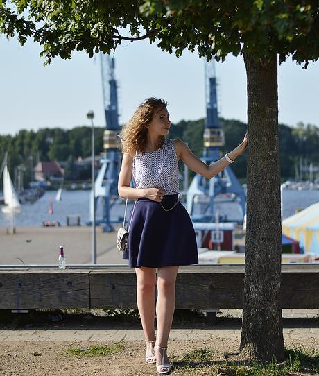 Outfit: Maritime with Flared Skirt and Heart patterned Top in Rostock