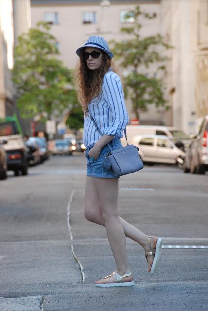 {OOTD} Streifenbluse trifft auf Jeansshort {OOTD} Streifenbluse trifft auf Jeansshort