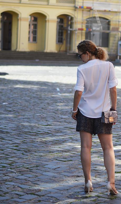 Outfit: White Blouse, Summer Shorts, Furla & T-Straps