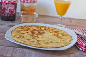 Apfelpfannkuchen nach dem Rezept meiner Oma zum Frühstück