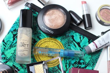 What's In My Make Up Travel Bag