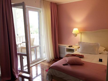 Travel: Croatian Coast Village Brela & Apart-Hotel Sunceva Postelja